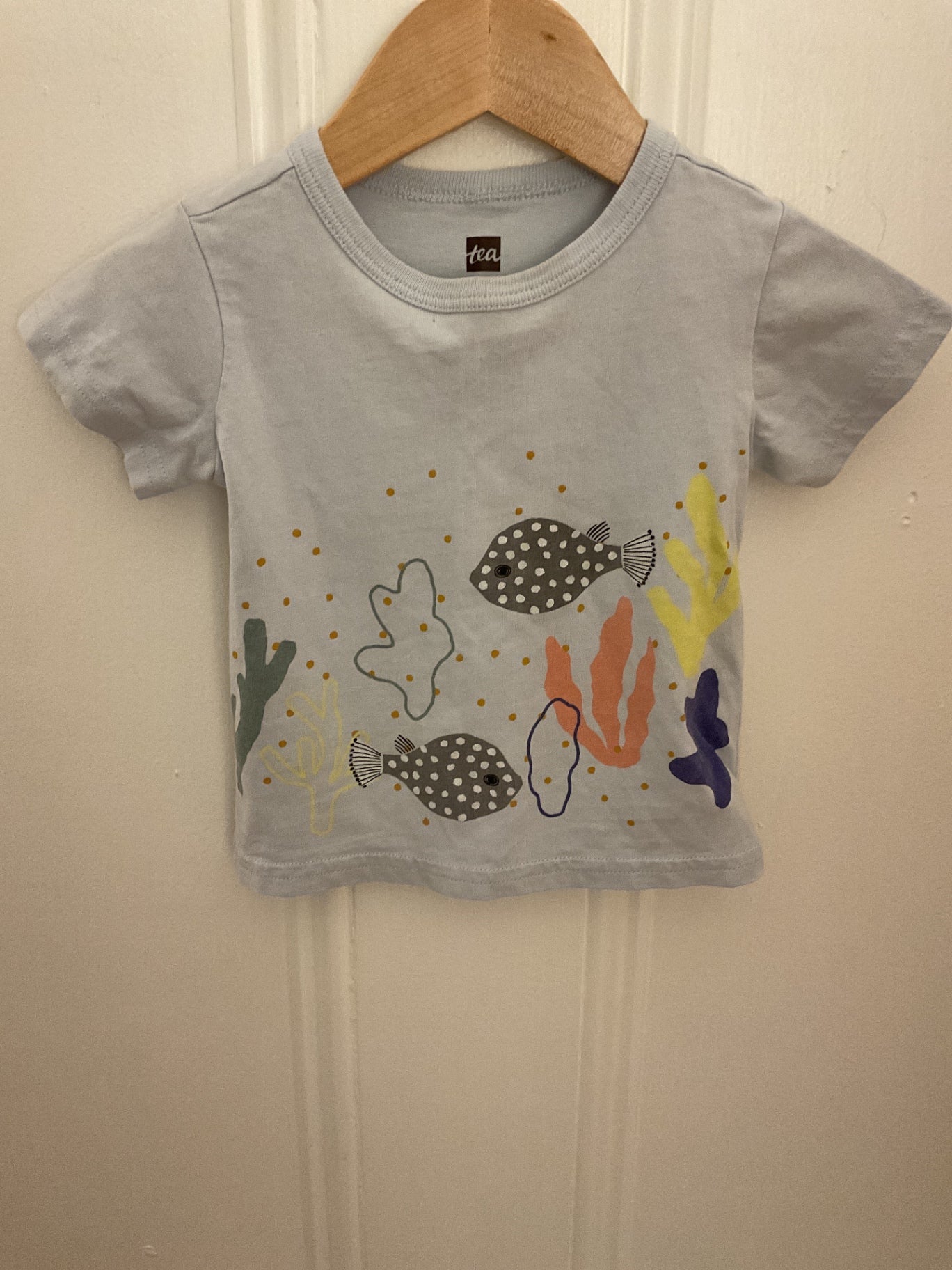 tea Fish T-shirt 9-12mo. Very Good