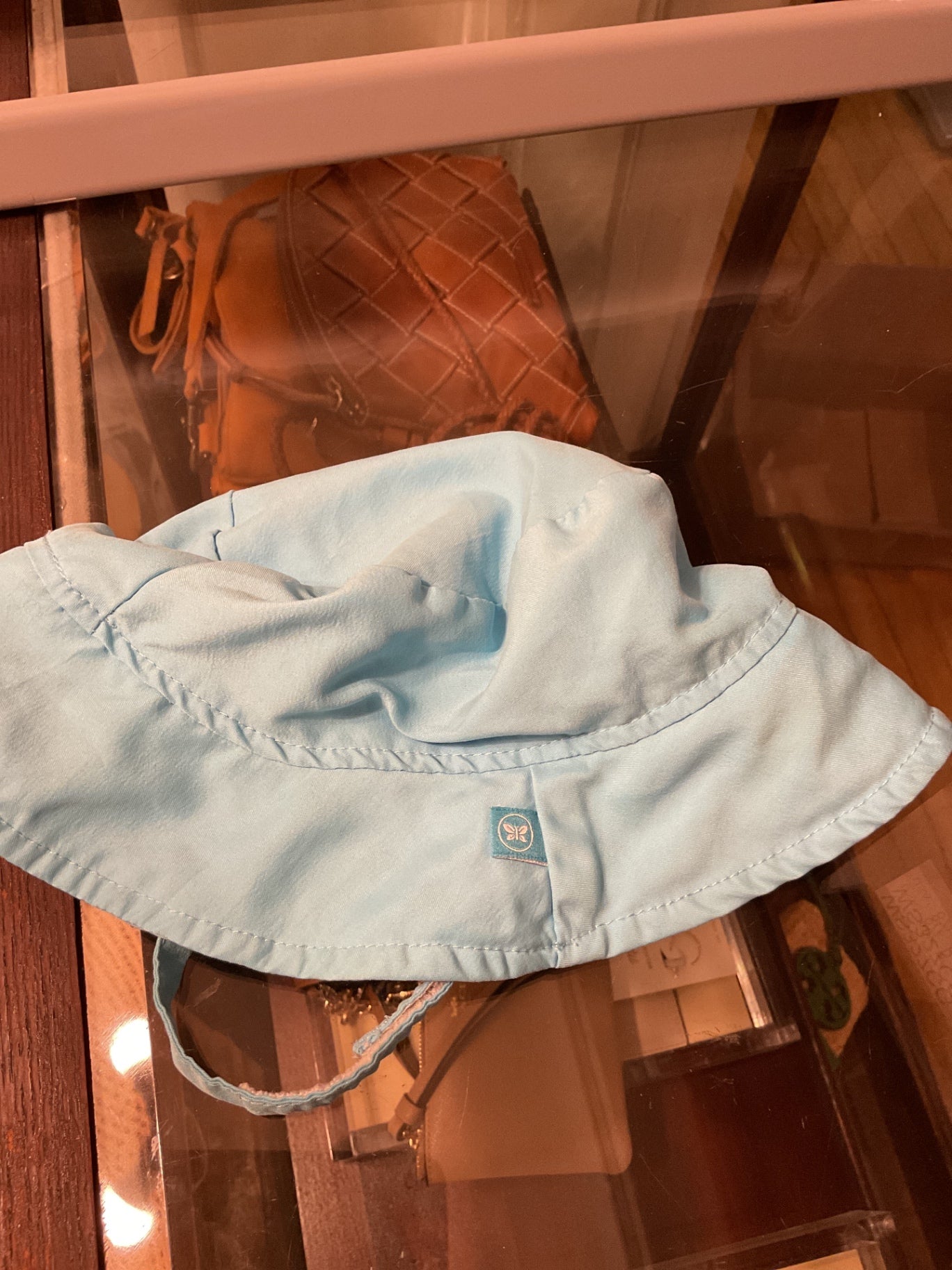 Honest Hat L Very Good