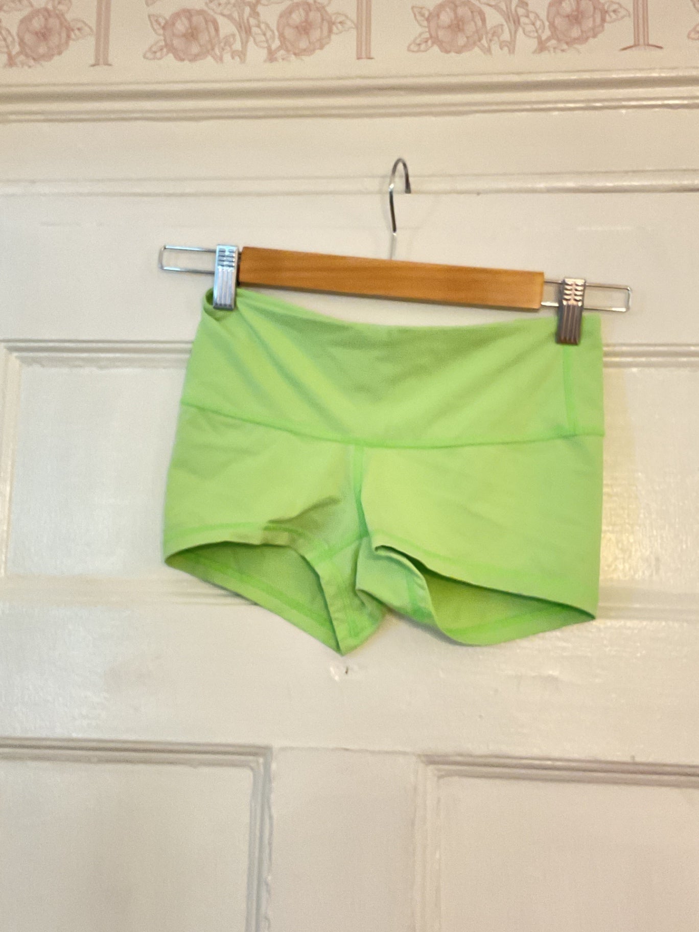 Lululemon Shorts 4 Very Good