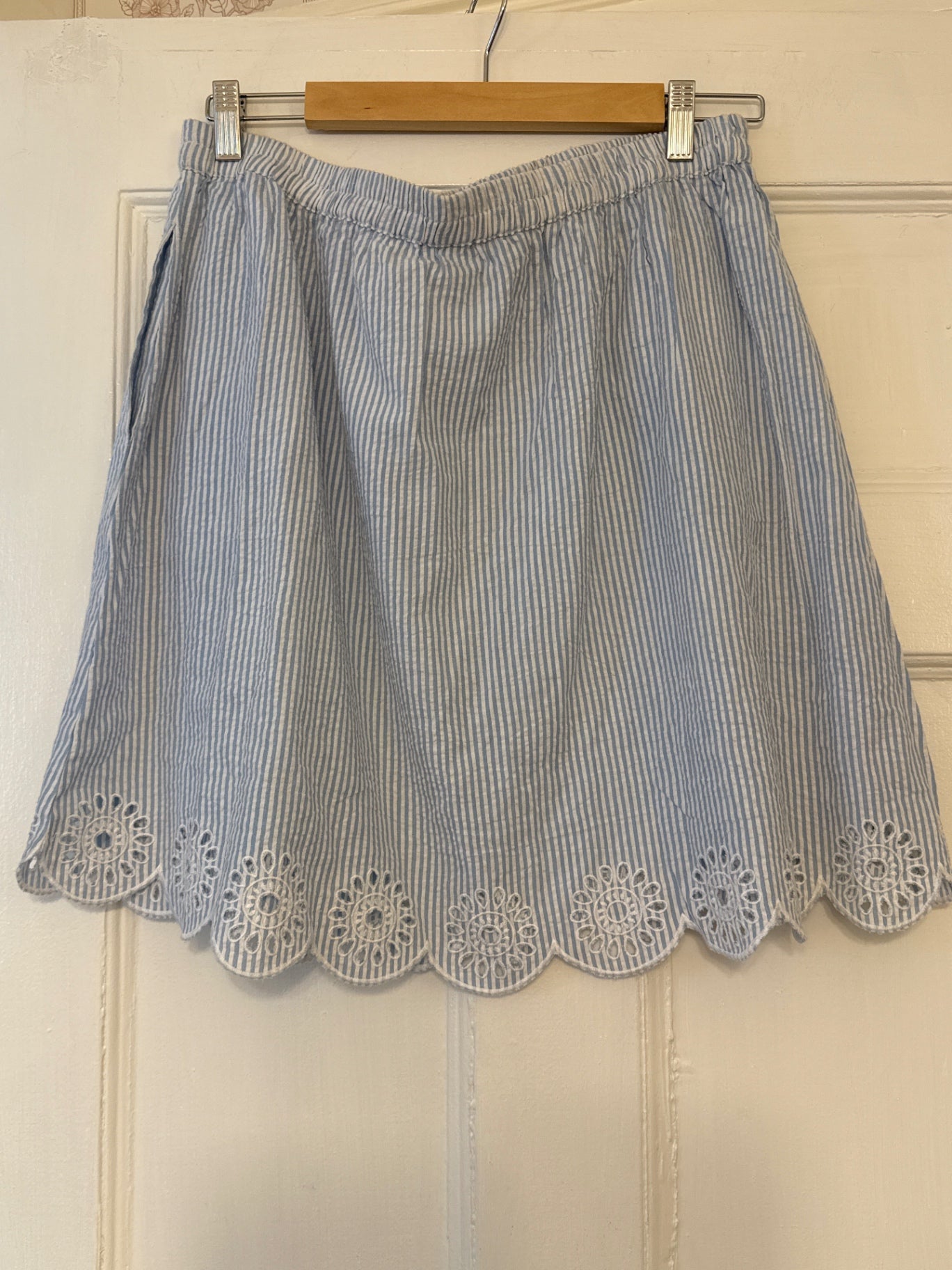 Charlie Paige Skirt L New with tags