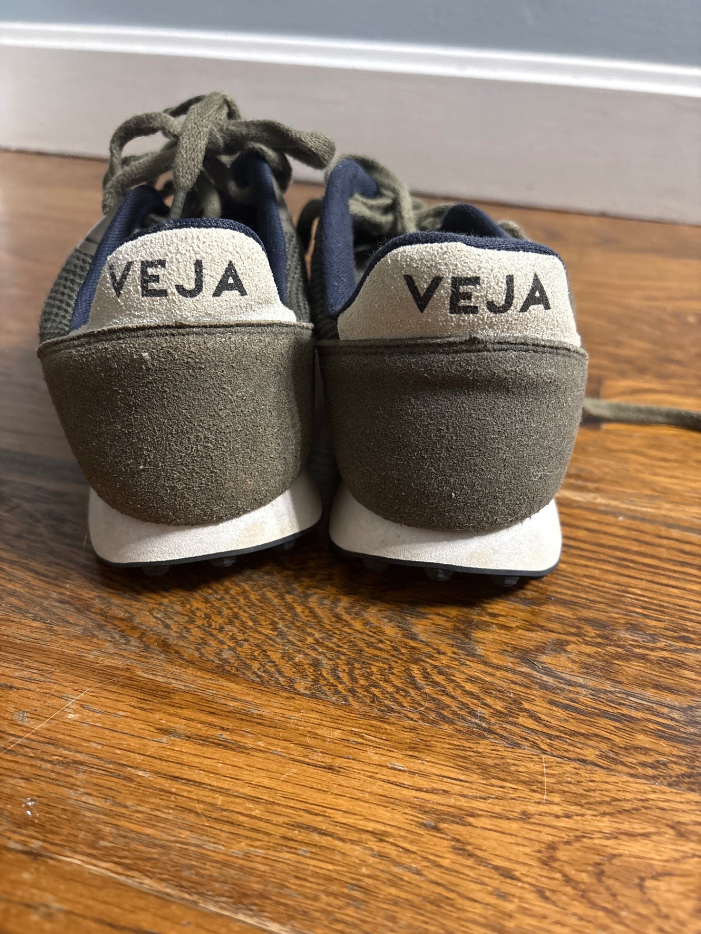 VEJA Shoes 8 Very Good