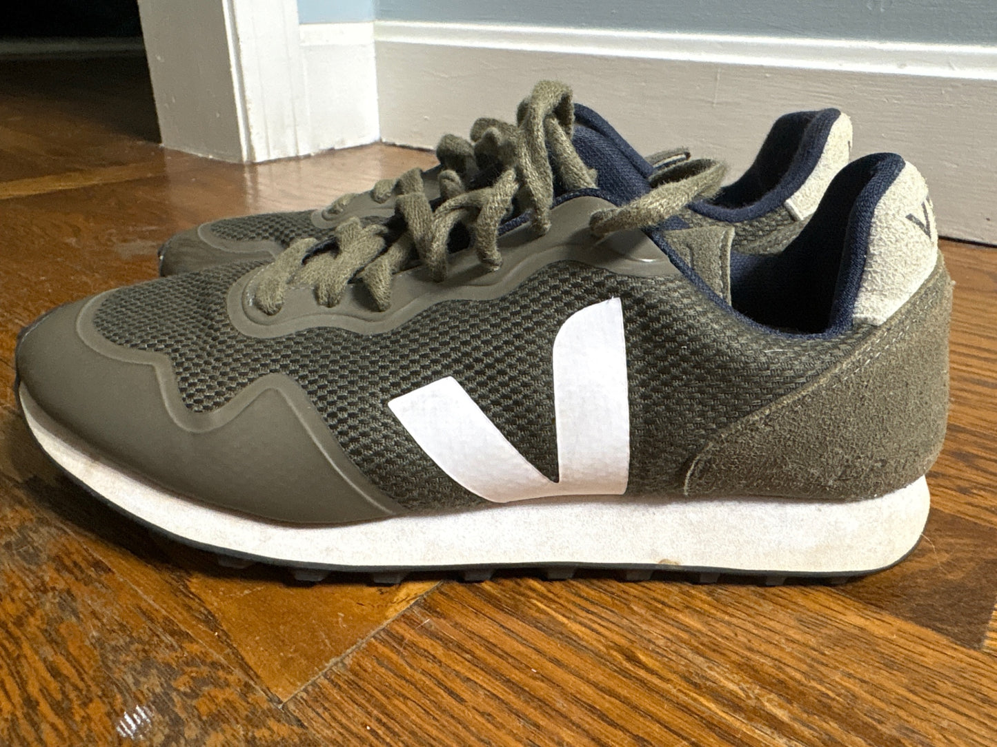 VEJA Shoes 8 Very Good
