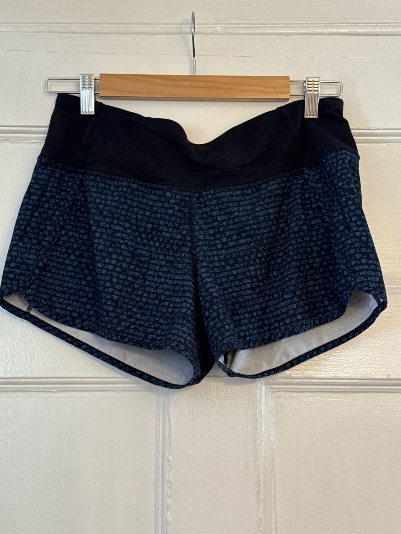 Lululemon Shorts 8 Very Good