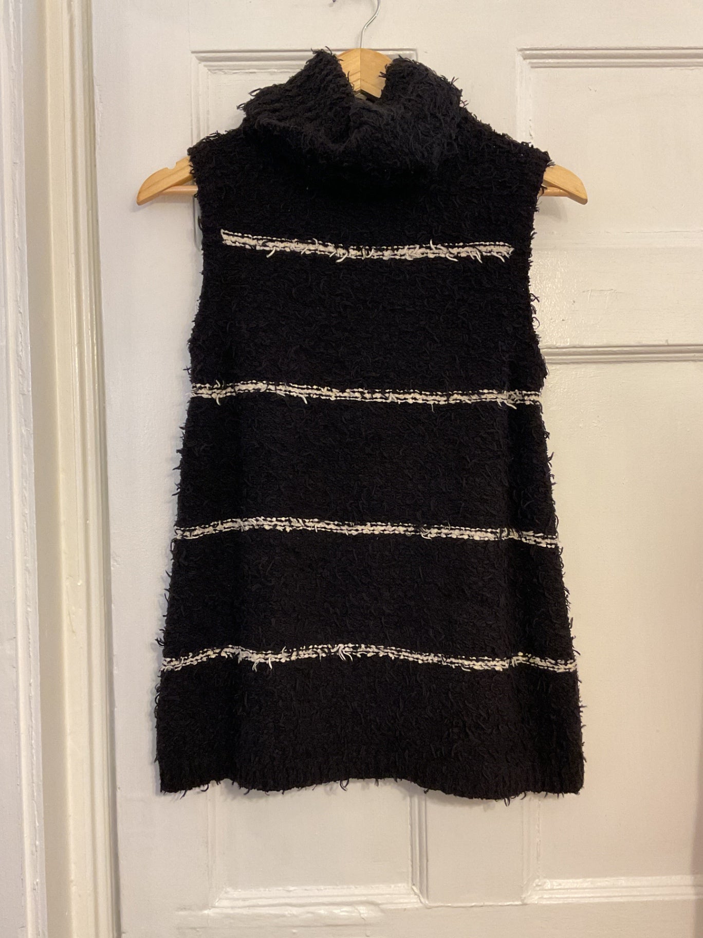 Lila P Vest S