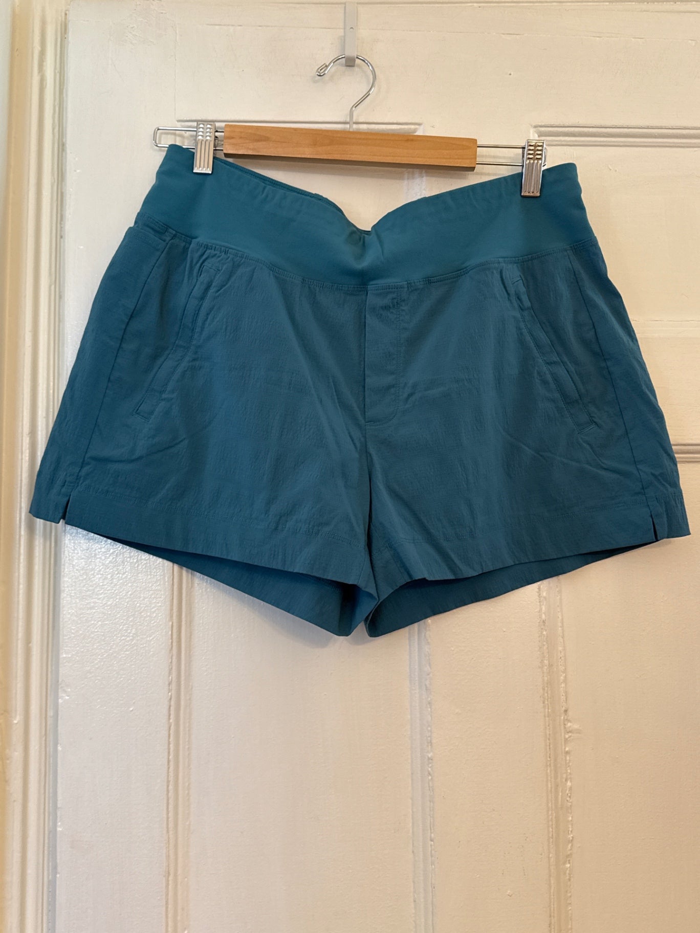 Athleta Shorts 12