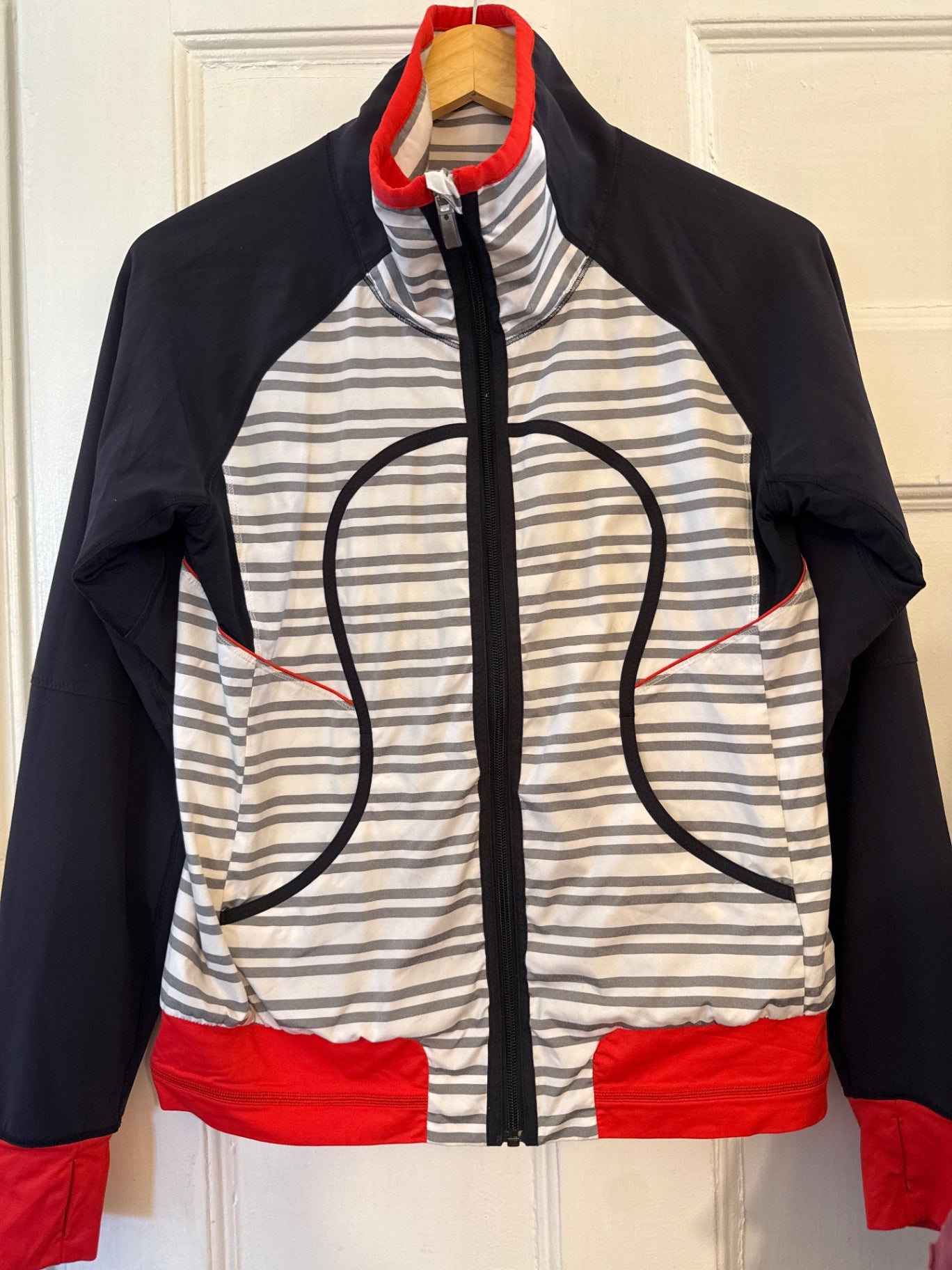 Lululemon Activewear 6 Very Good