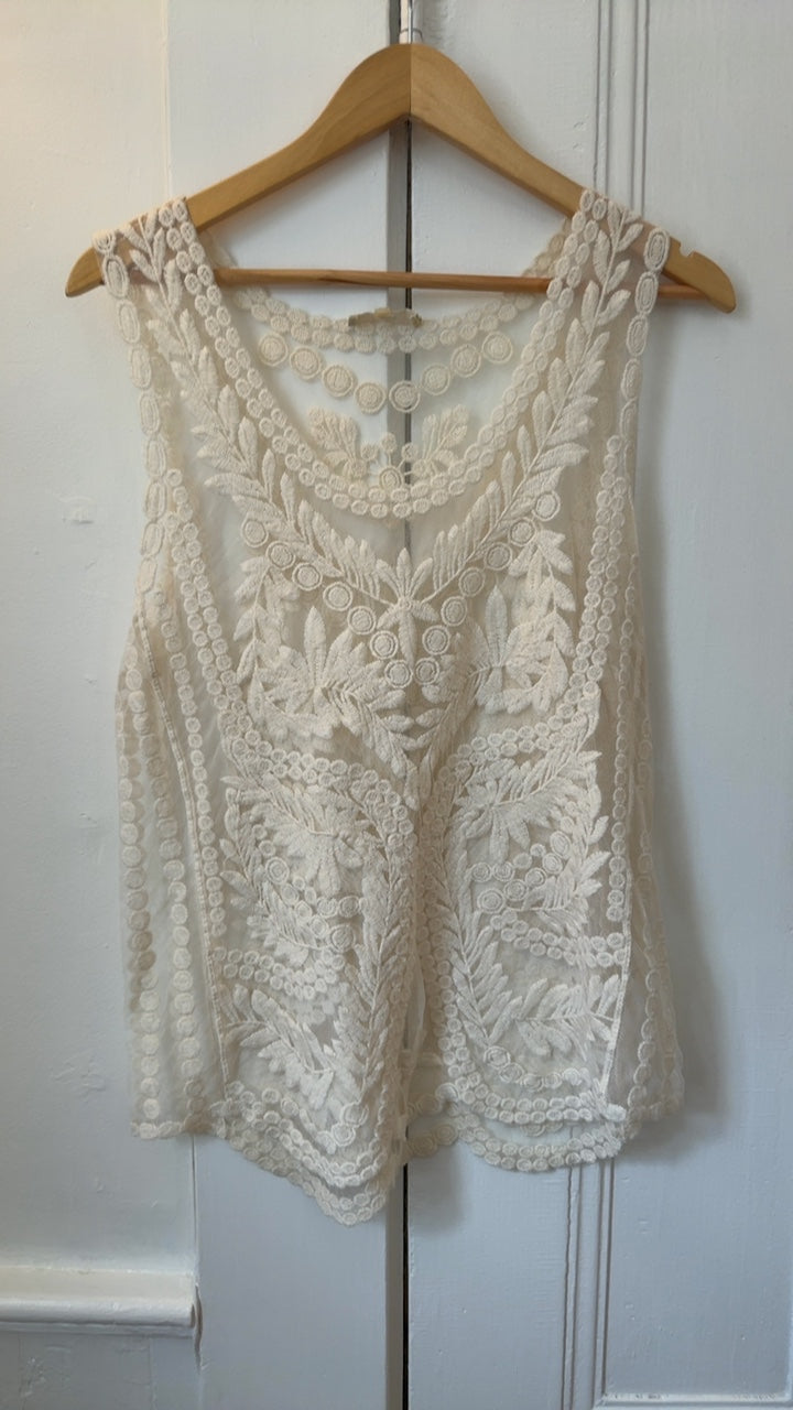 Capri Top L New without tags