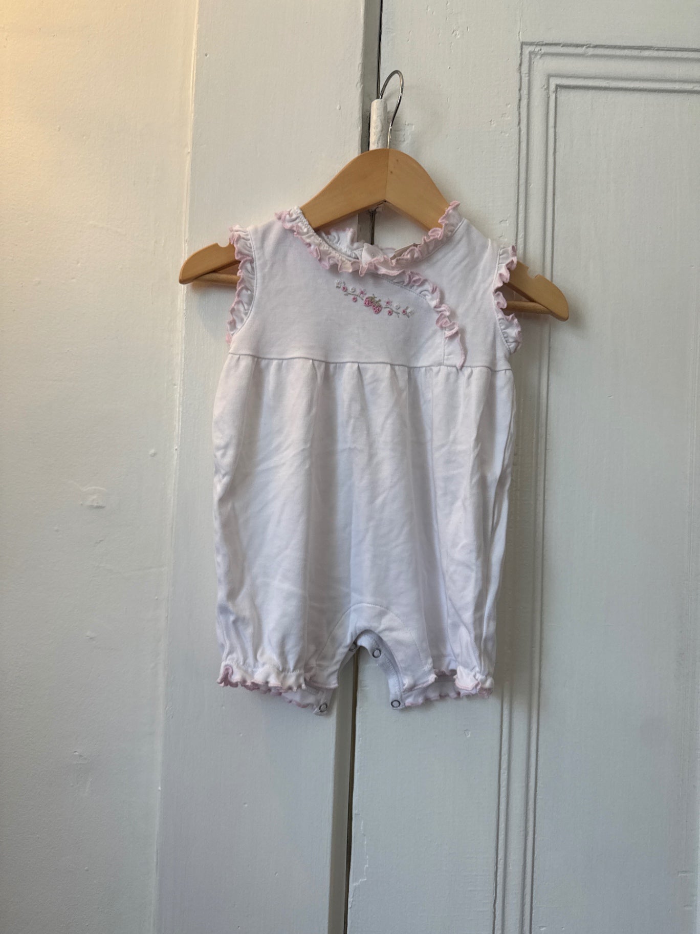 Kissy kissy Romper 6-9 mo. Very Good
