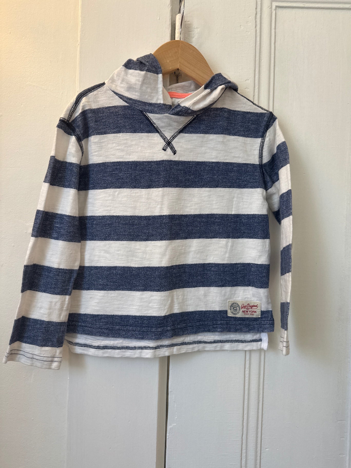 GAP Sweater 5 Very Good