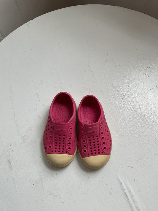 Native Sandals 5T