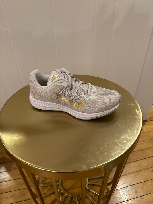Nike Running Shoes 8 New without tags