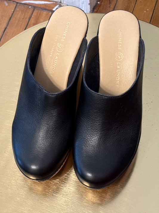 Chinese Laundry Clogs 8 Very Good