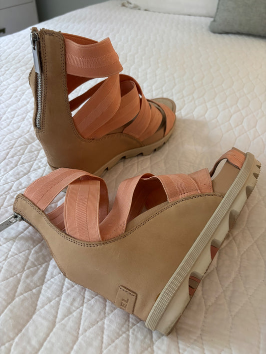 Sorel platform sandal 8.5/9 EUC 