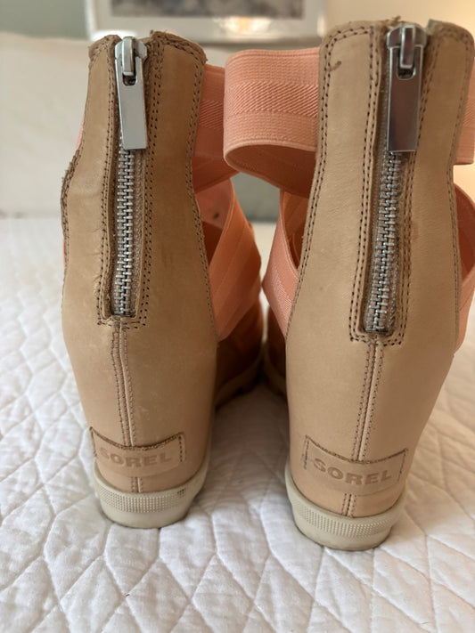 Sorel platform sandal 8.5/9 EUC 