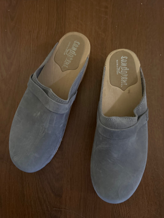 Clogs