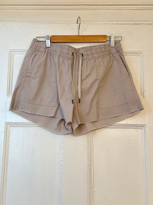 Vuori Shorts