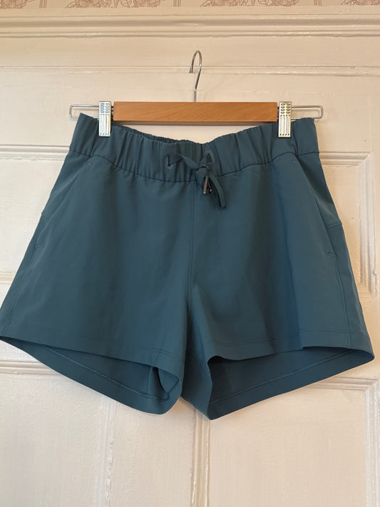 Lululemon Shorts 6 Very Good