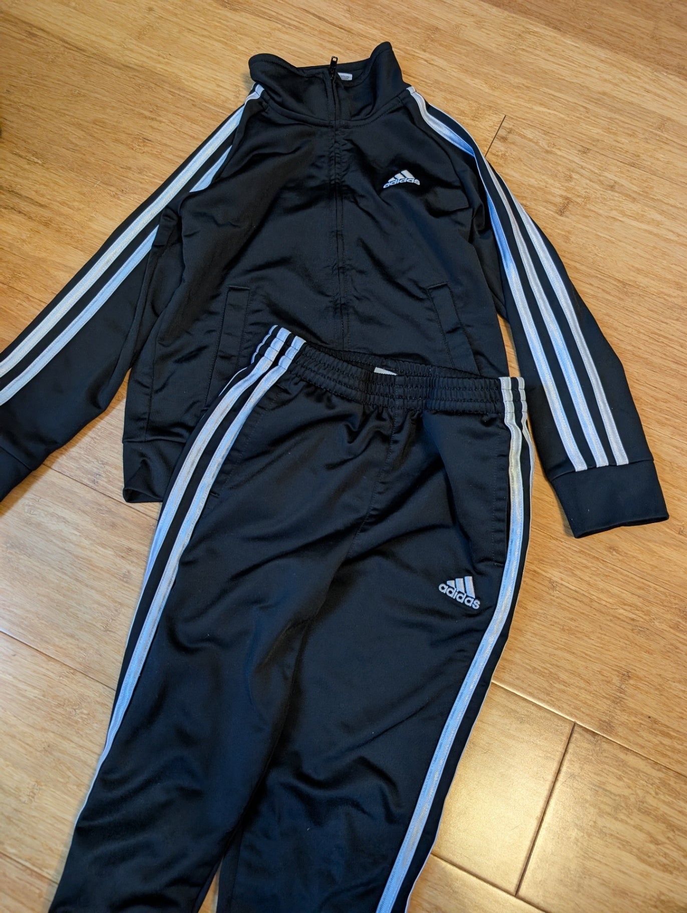 Adidas Activewear 5T Good