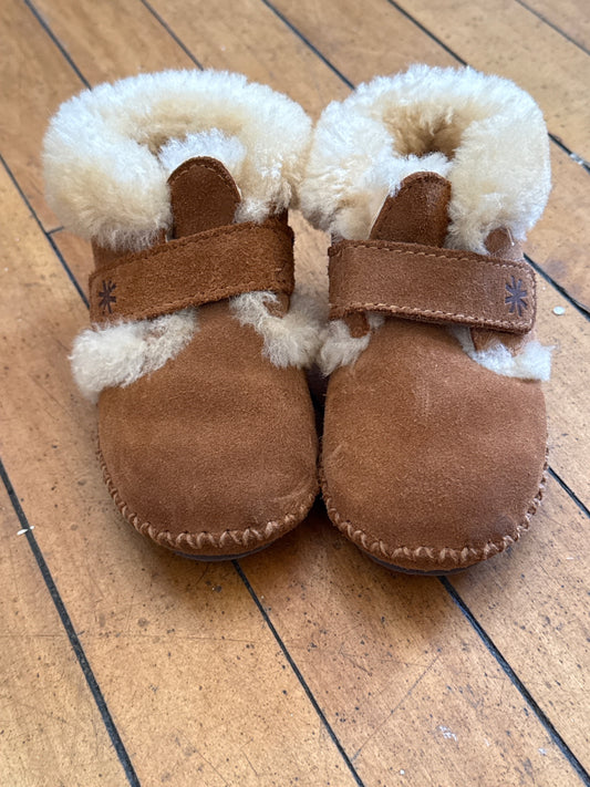 LL Bean Slippers 8 New without tags