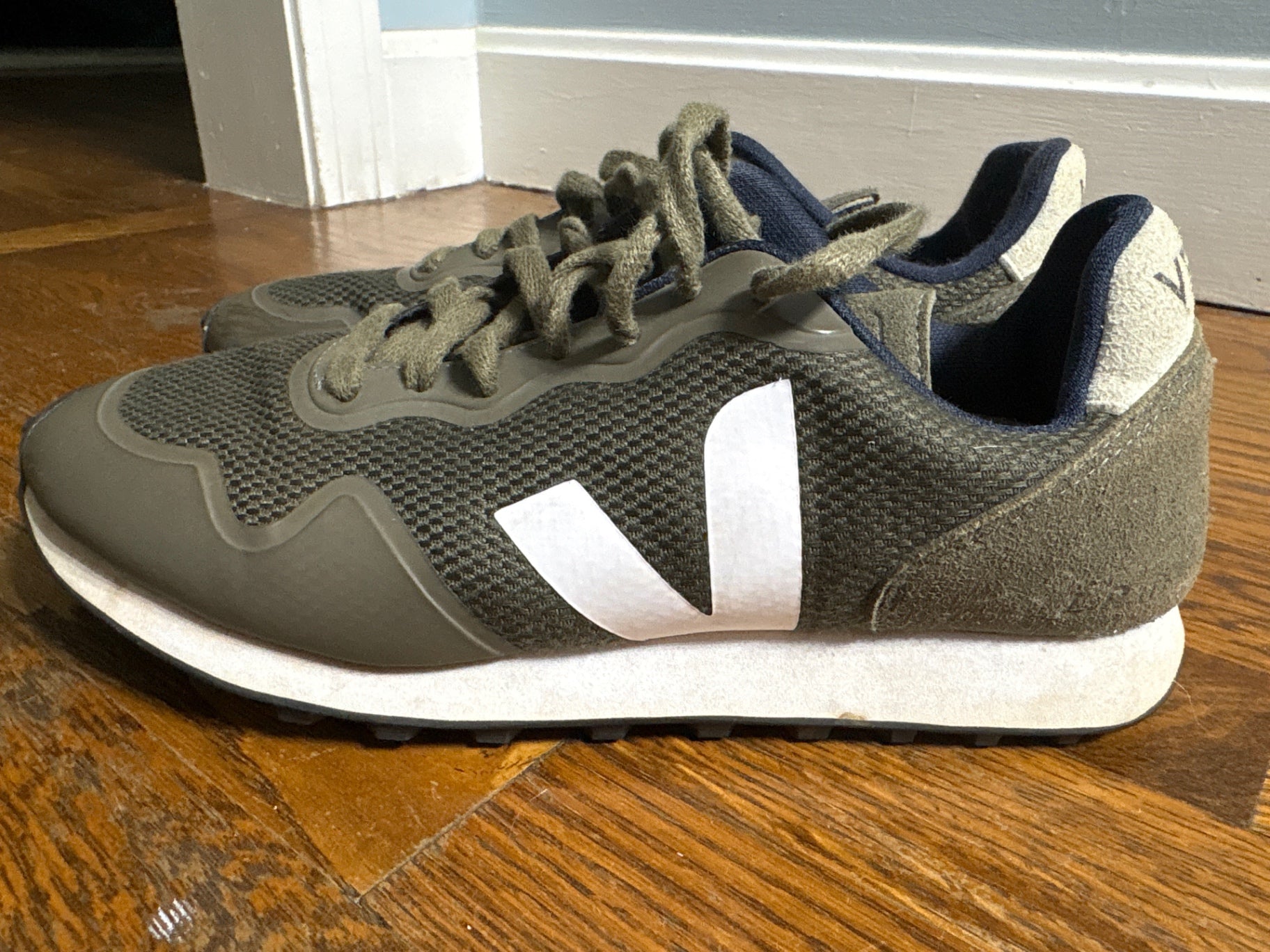 VEJA Shoes 8 Very Good