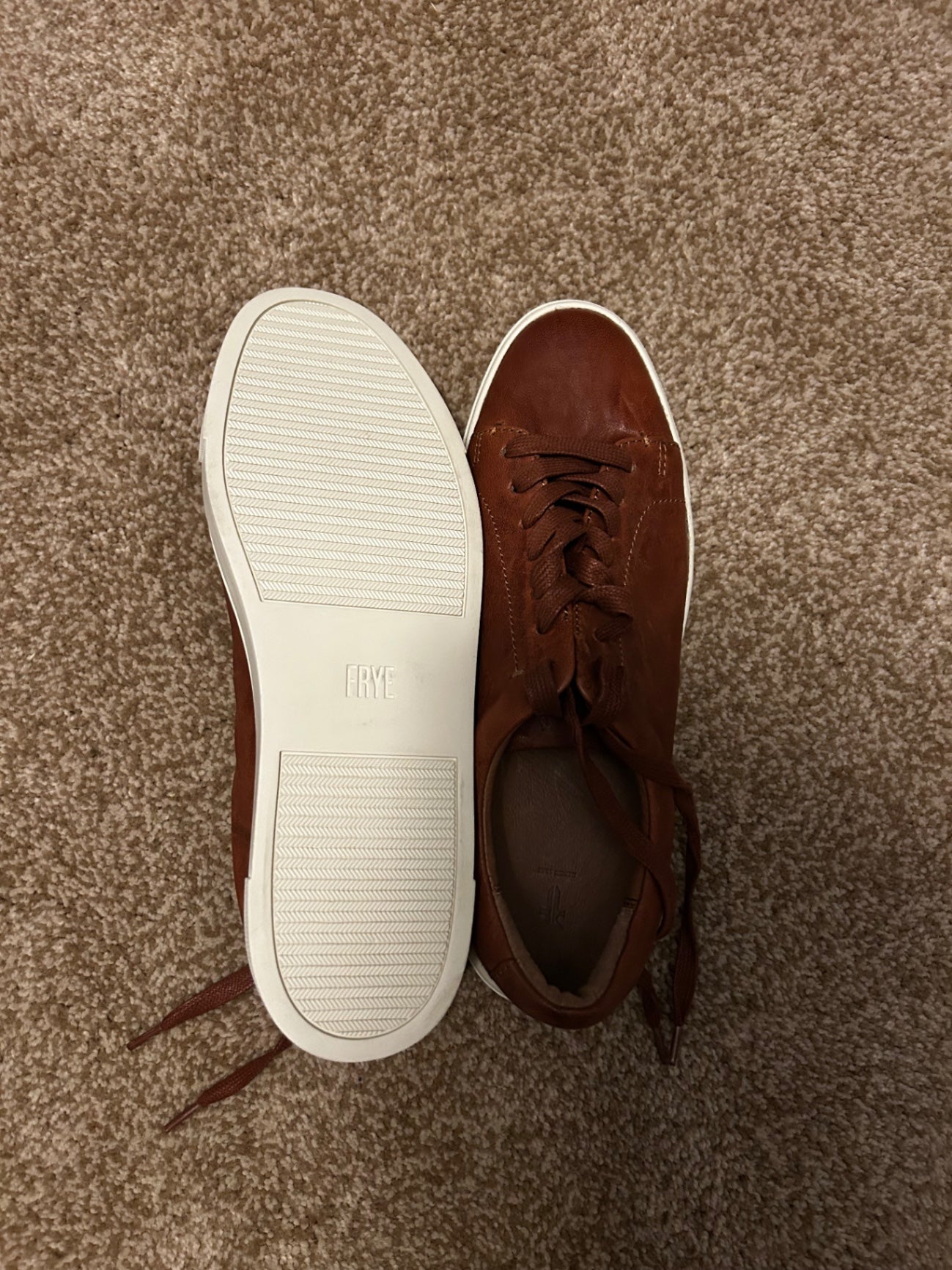 Frye Shoes 9.5 New without tags