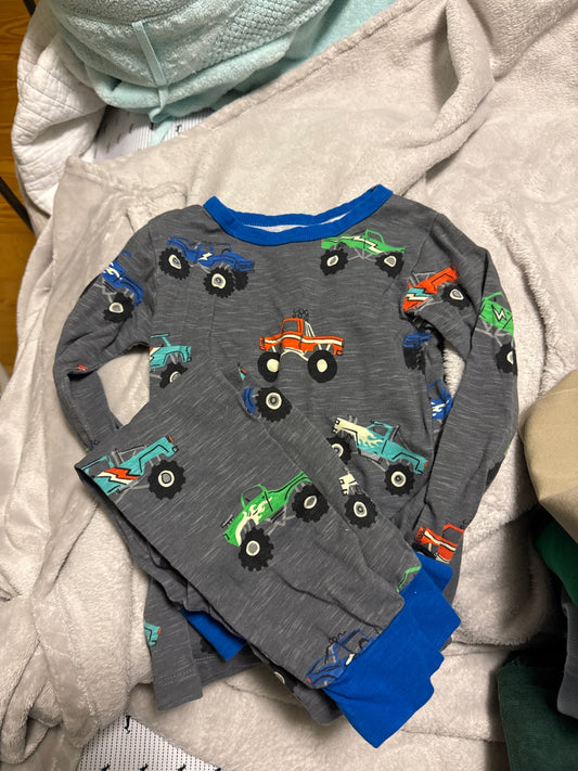 Hatley Pajamas 4 New without tags