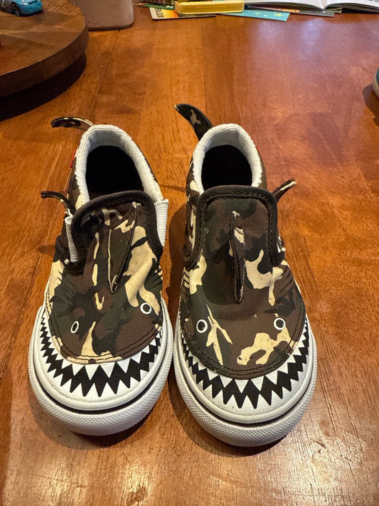 Vans Shoes 10 Very Good Camo Shark 