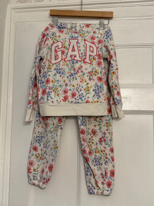 GAP Sweatshirt and Jogging Pants 6/7 AS IS
