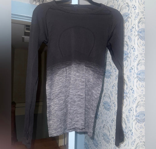 Lululemon Swiftly Tech Long Sleeve size 6