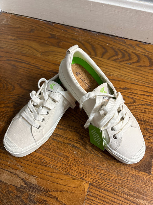 Cariuma Shoes 8 women’s New with tags