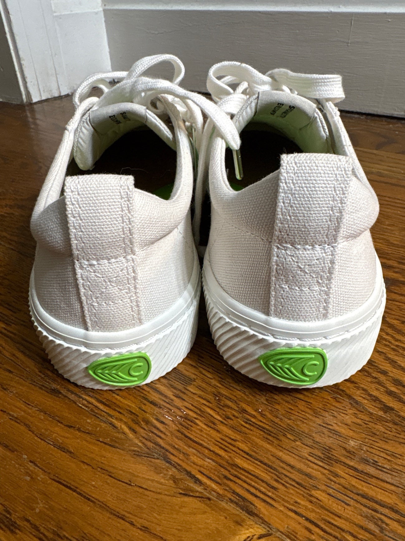 Cariuma Shoes 8 women’s New with tags
