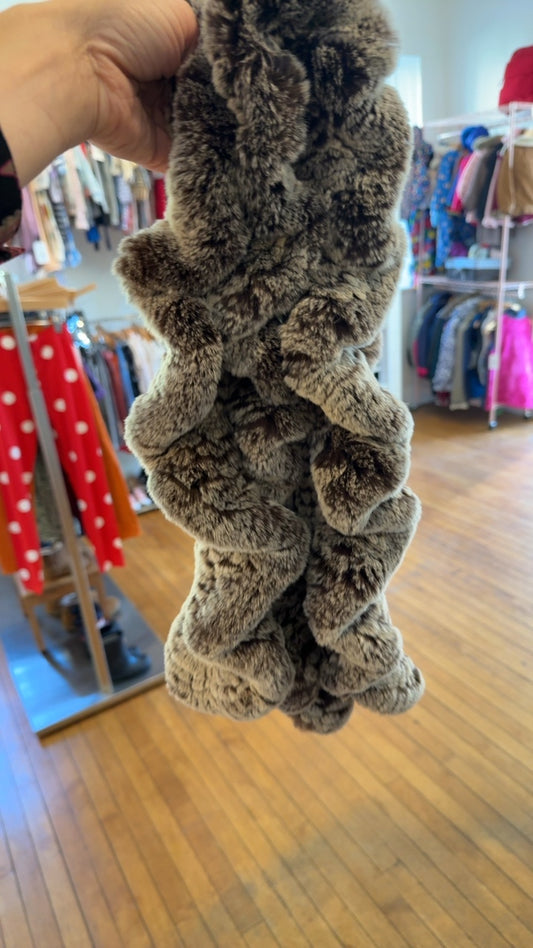 Linda Richards Rabbit Scarf Very Good