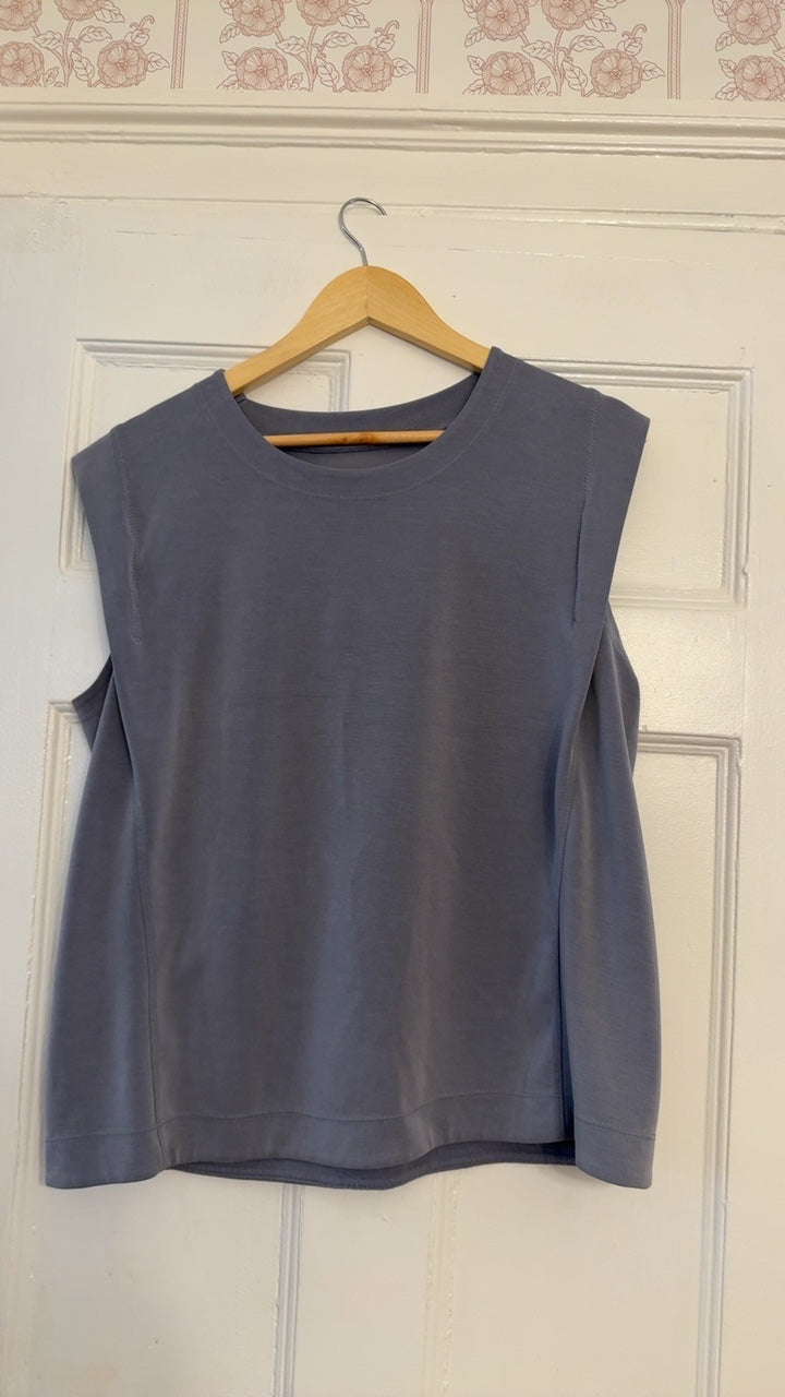 Athleta Top L Very Good
