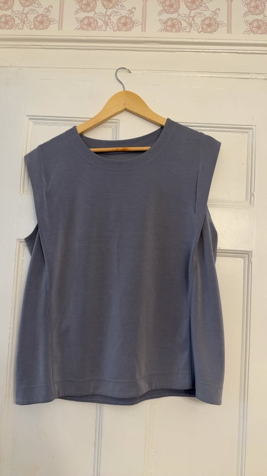 Athleta Top L Very Good