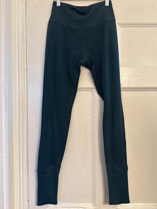 alo  high waisted lounge legging M