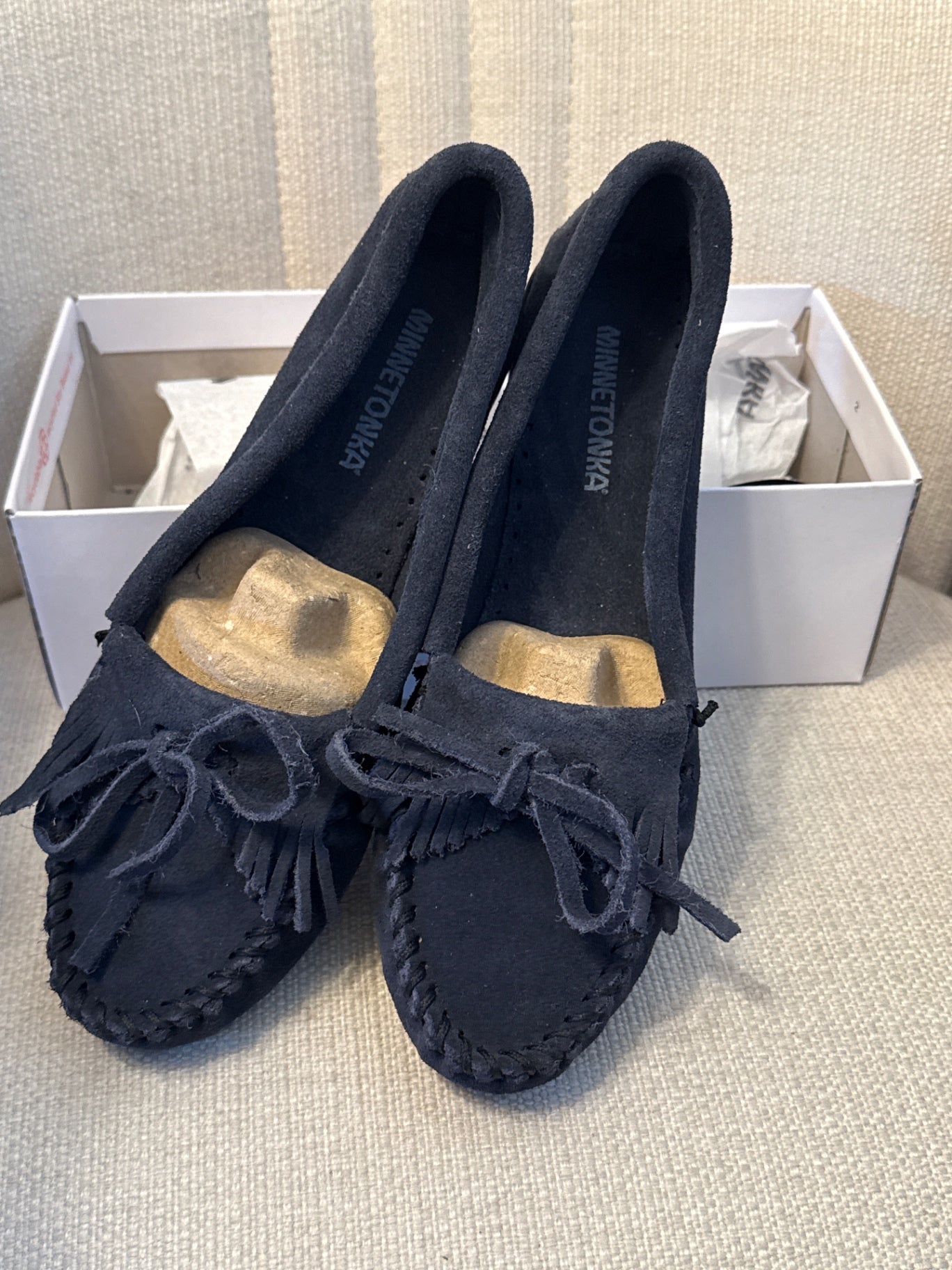 Minnetonka Shoes 7.5 New with tags
