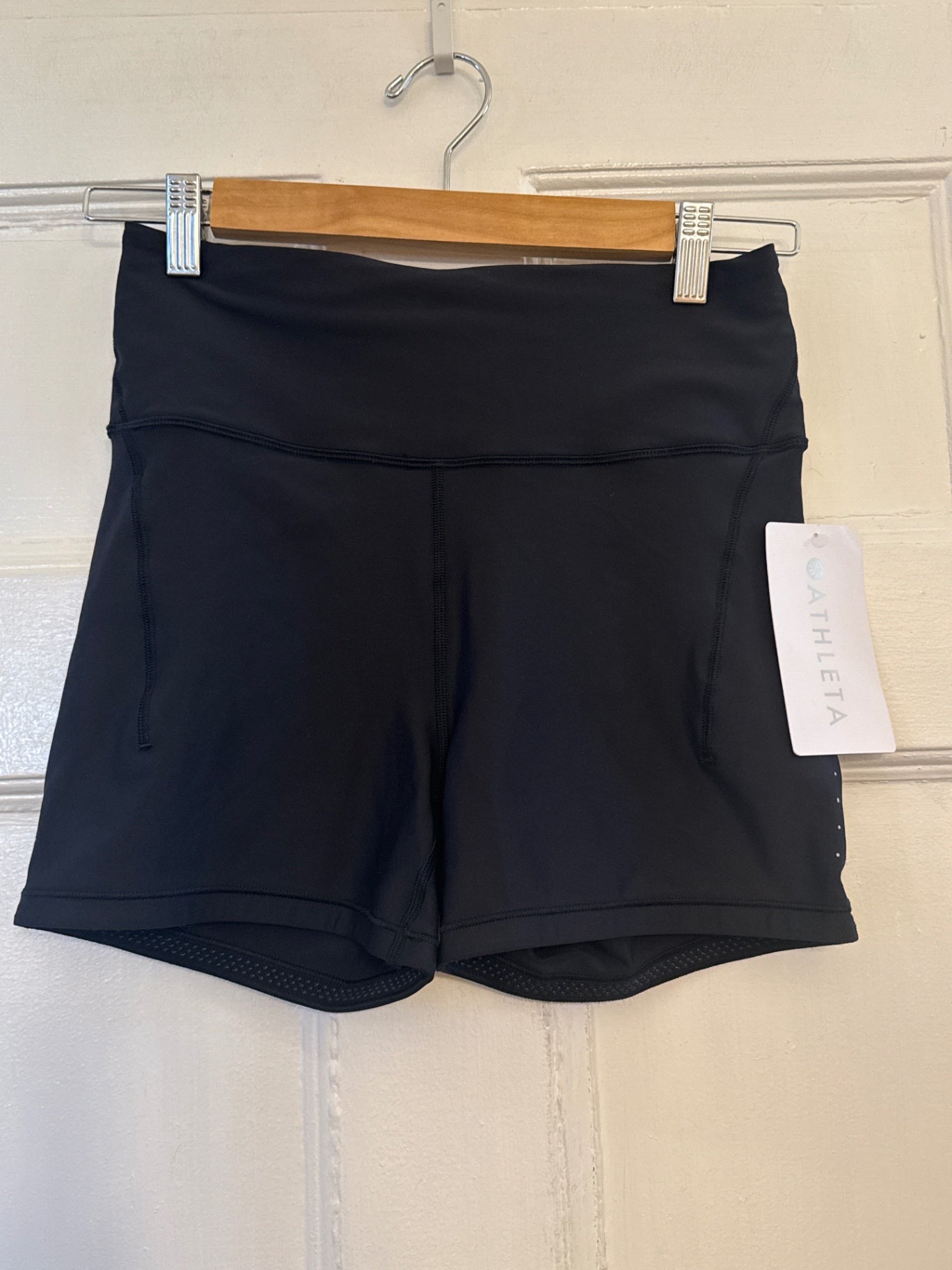 NWT ATHLETA Shorts M
