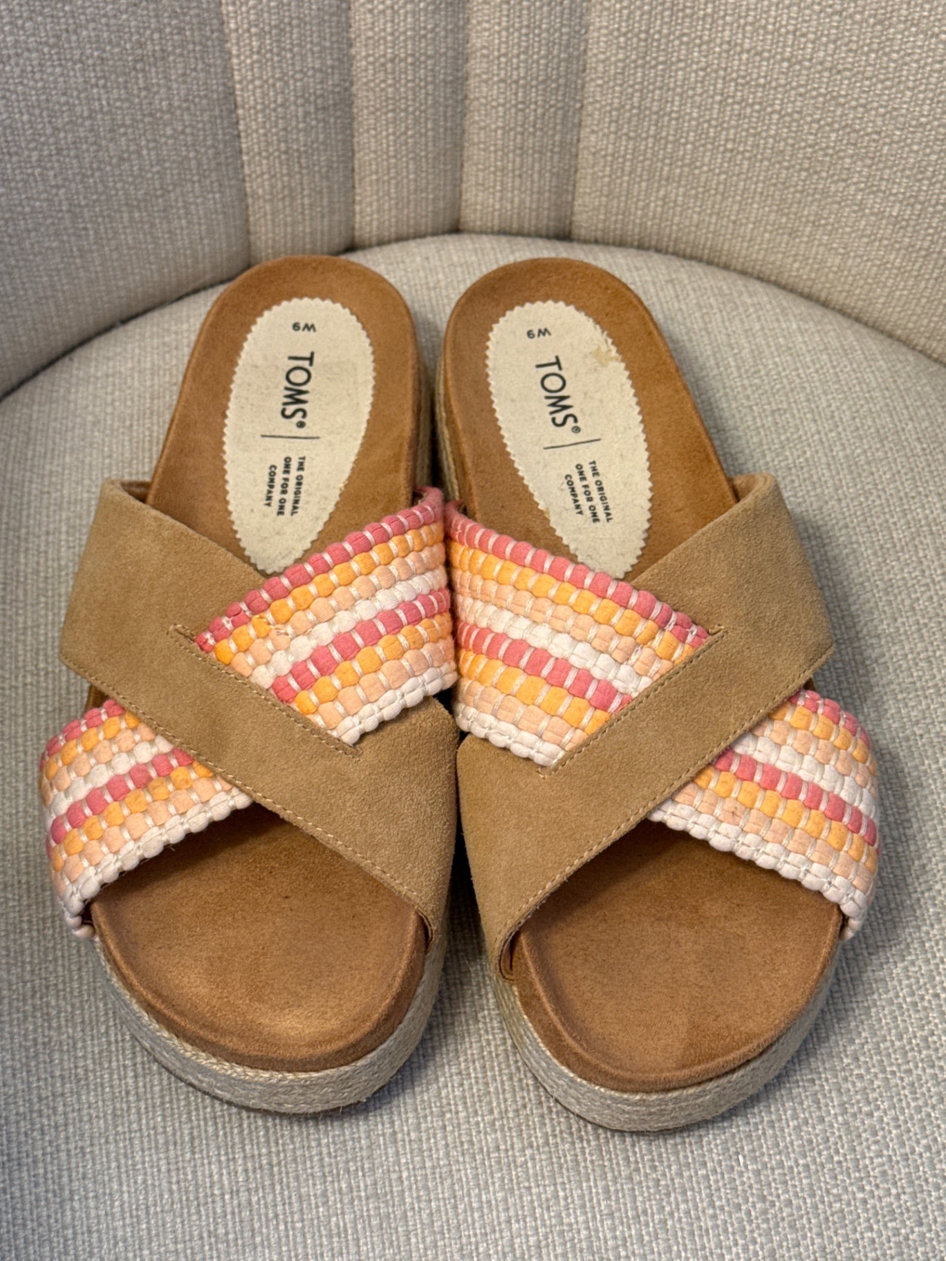 TOMS Shoes 9