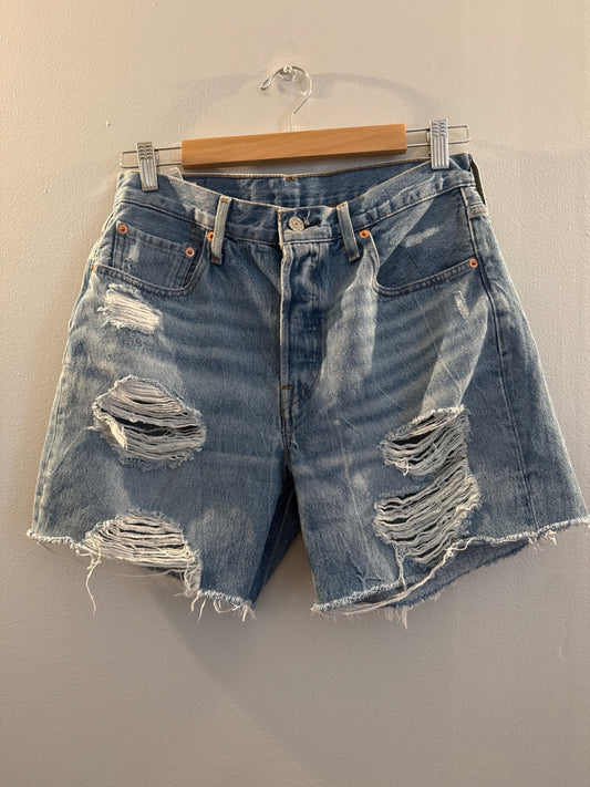 Levis Shorts 28 Very Good