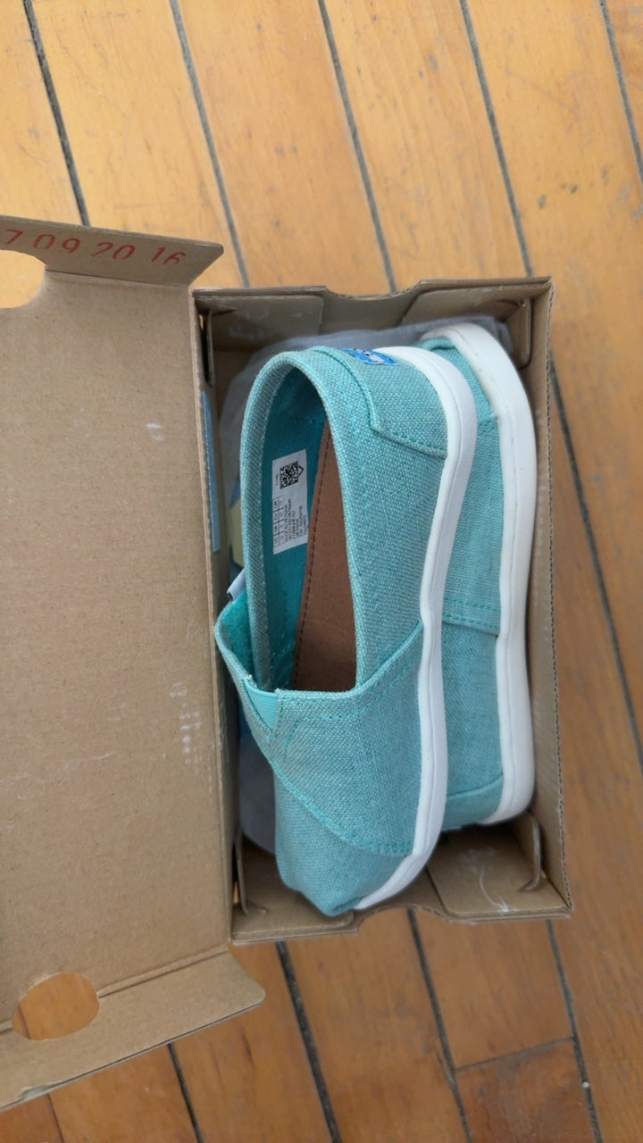 Toddler TOMS Shoes 10 New with tags