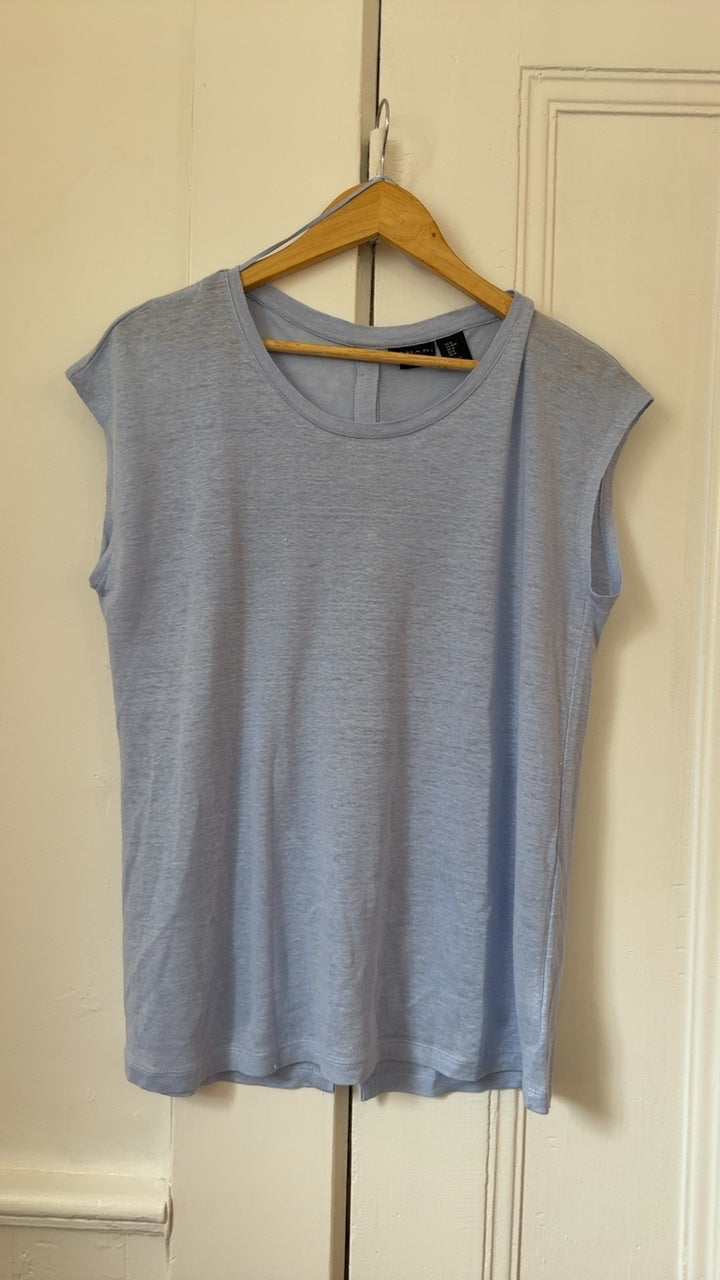 Tahari T-Shirt M