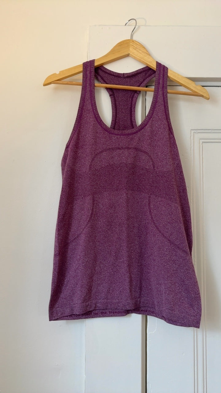 Lululemon Activewear 8(est)