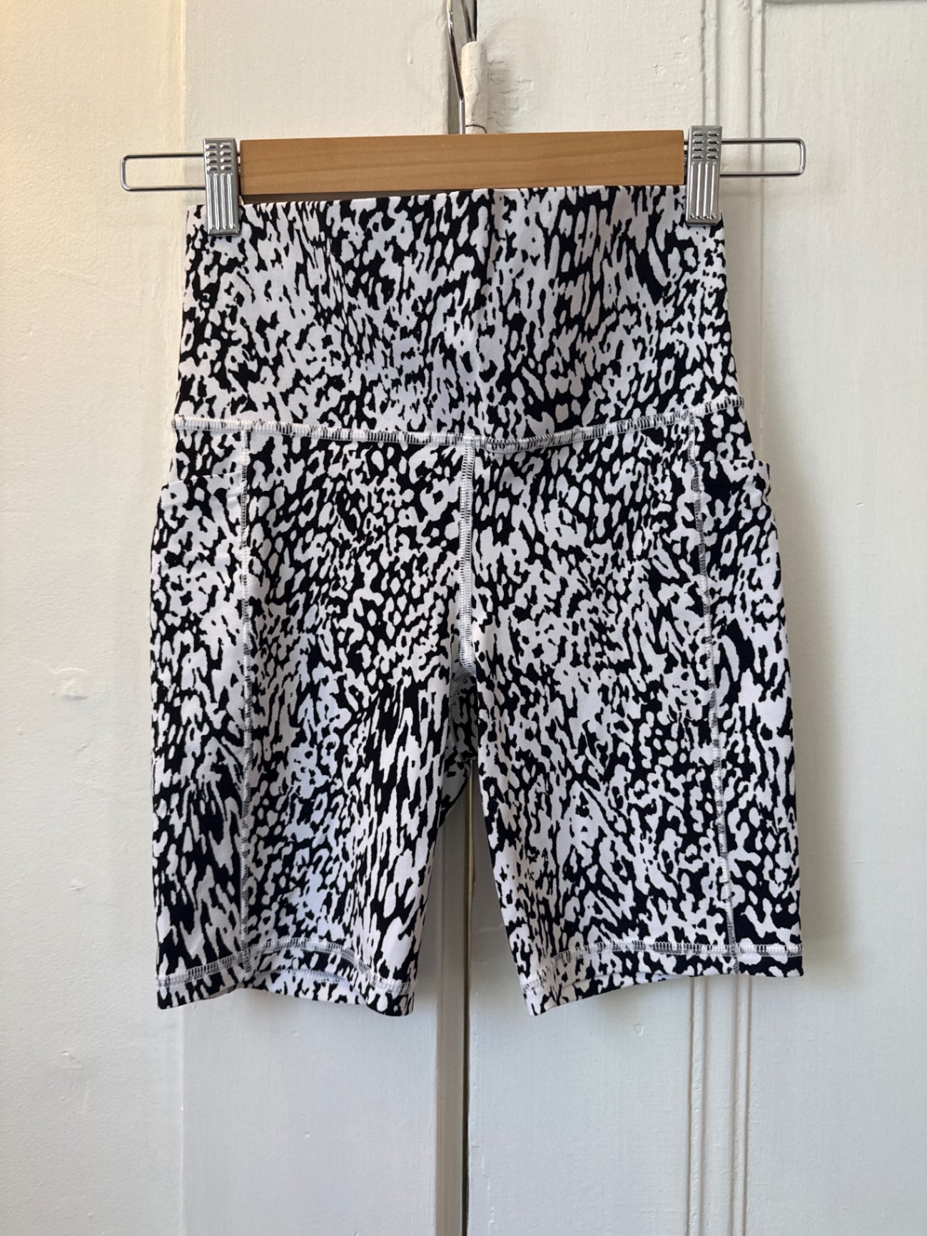 Athleta Shorts XS Very Good