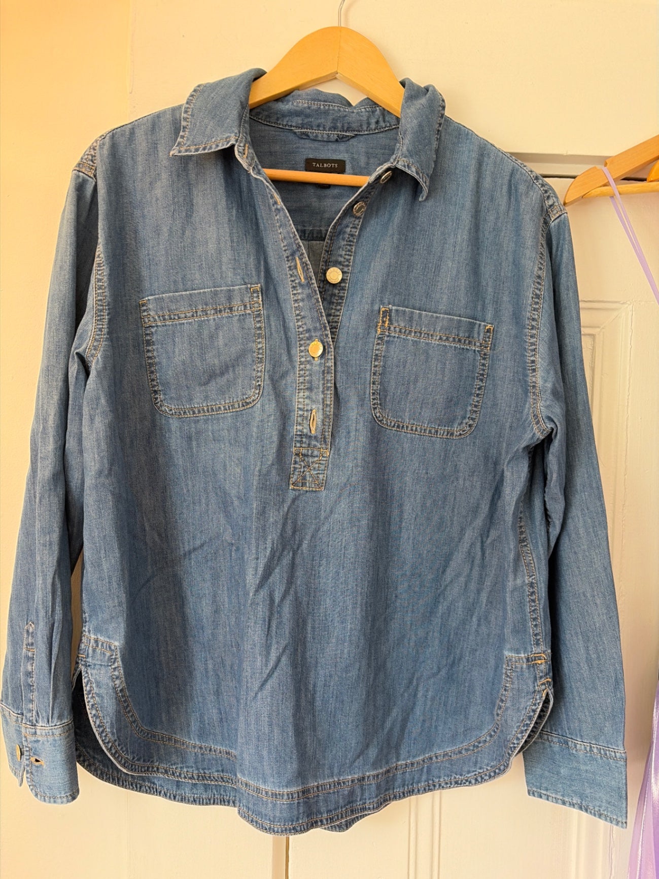 TALBOTS Shirt M New without tags