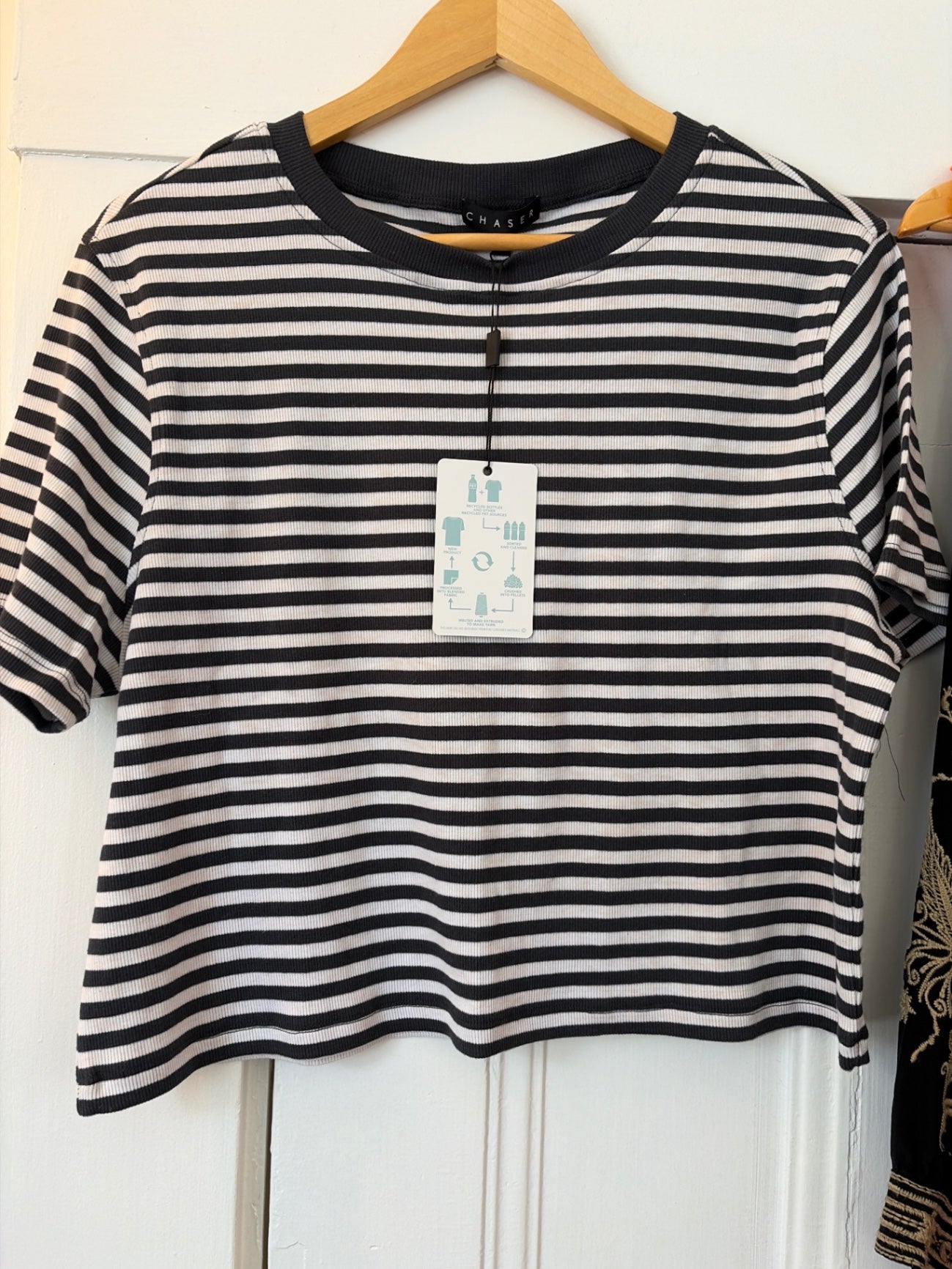 Chaser Top M New with tags
