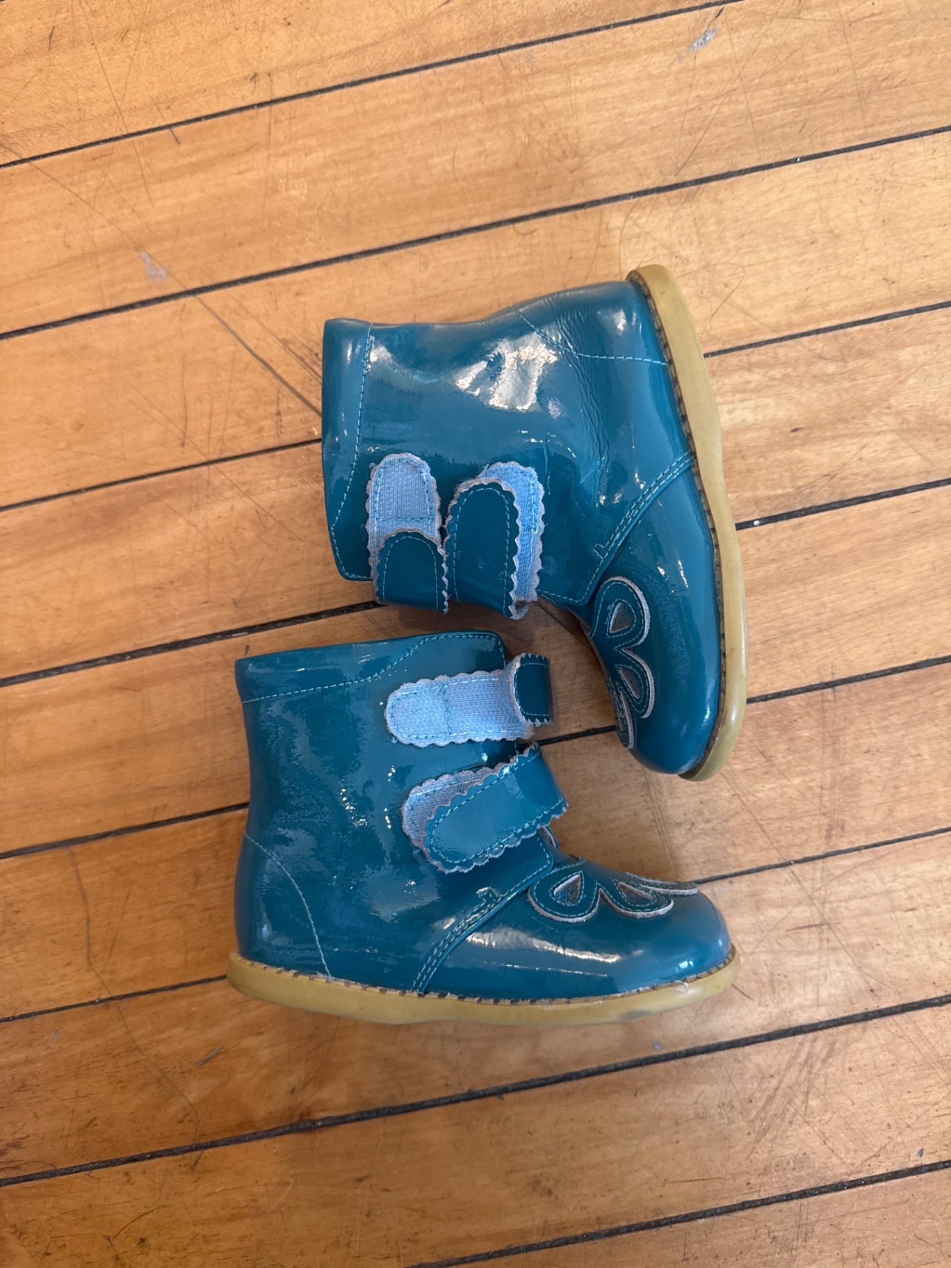LIVIE & LUCA Shoes 7 Good