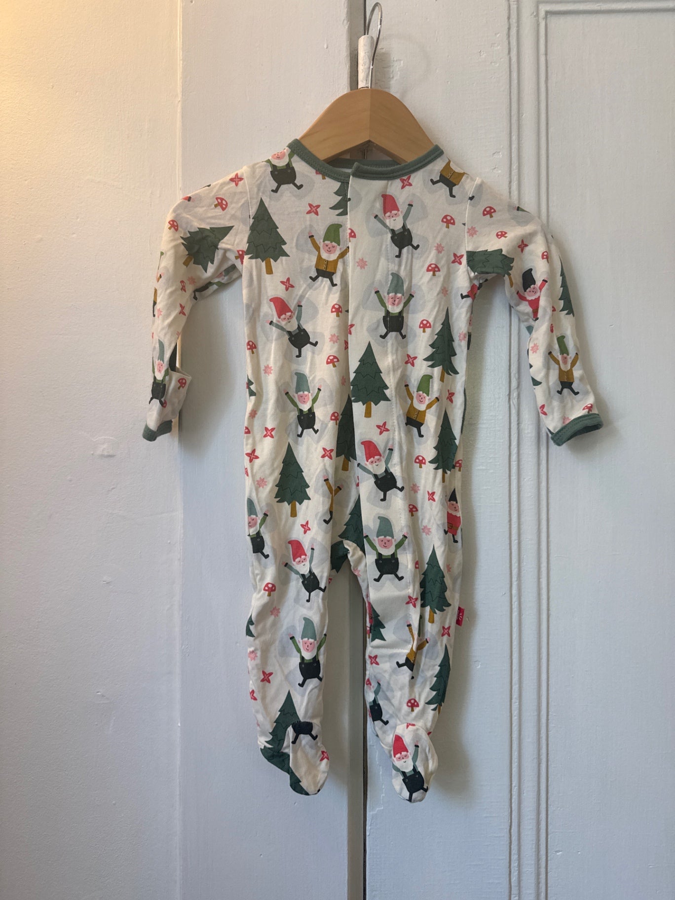 Magnetic Me Pajamas 0-3 mo. New without tags