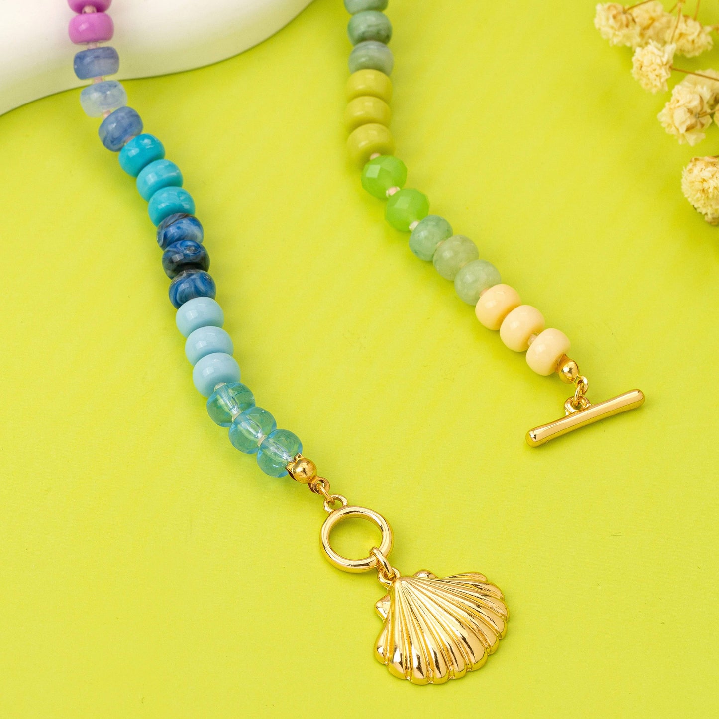 Rainbow Beaded Seashell Charm Necklace | 80N92899: Gold