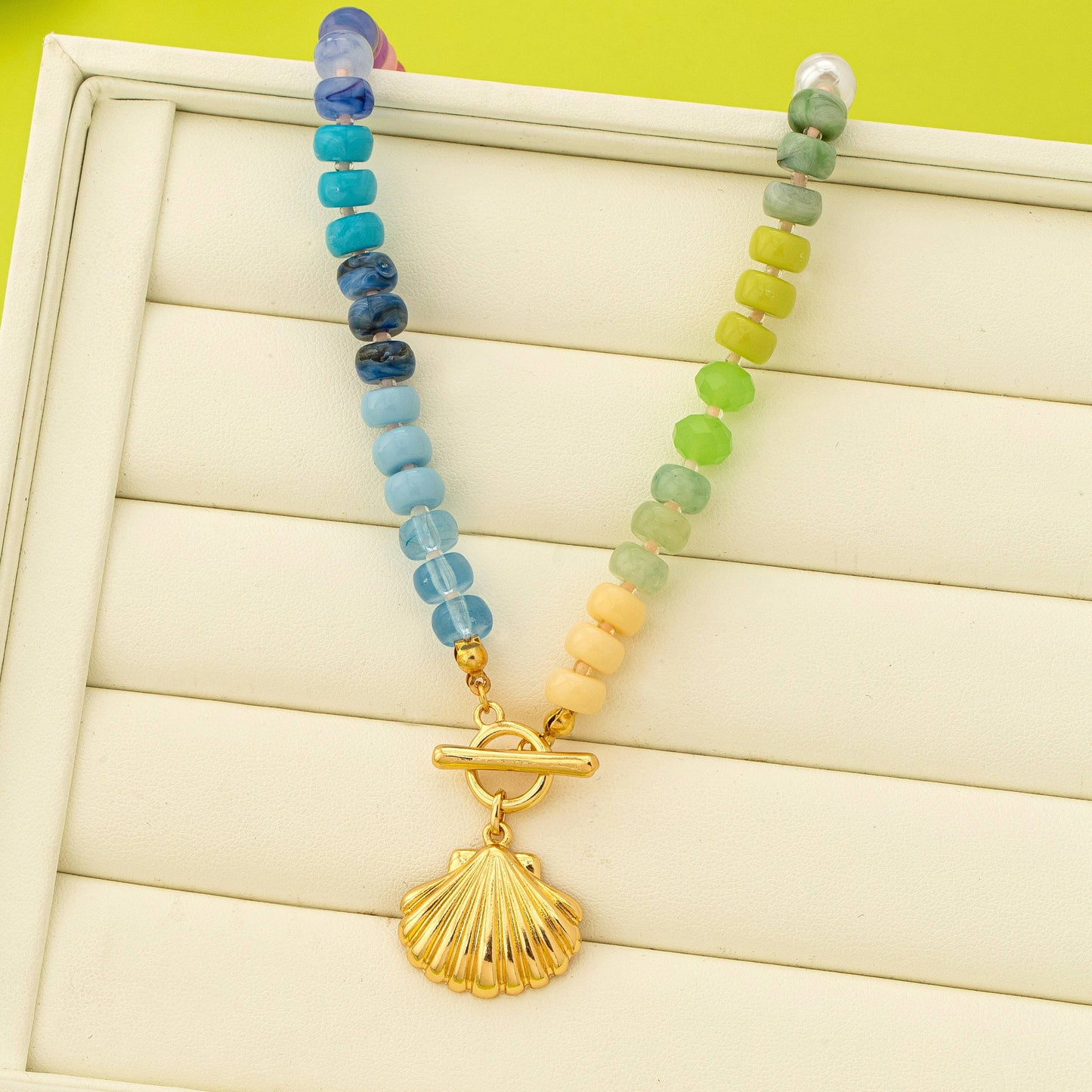 Rainbow Beaded Seashell Charm Necklace | 80N92899: Gold