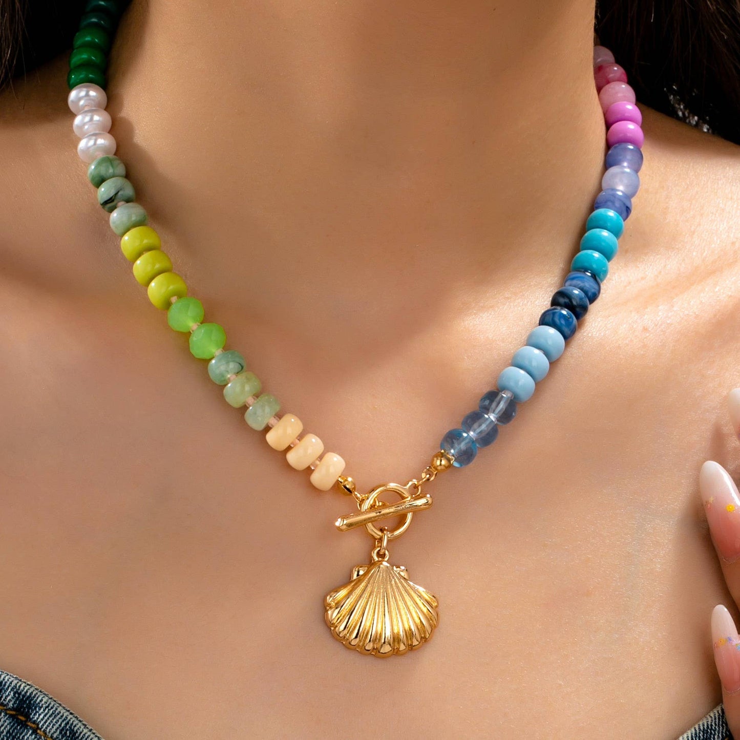 Rainbow Beaded Seashell Charm Necklace | 80N92899: Gold